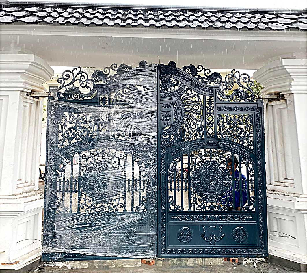 Những mẫu cổng nhôm đúc đẹp nhất năm 2024: Thay đổi diện mạo cho công trình của bạn